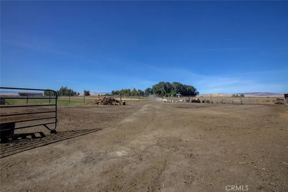 26704 Fahey Gustine, CA 95322