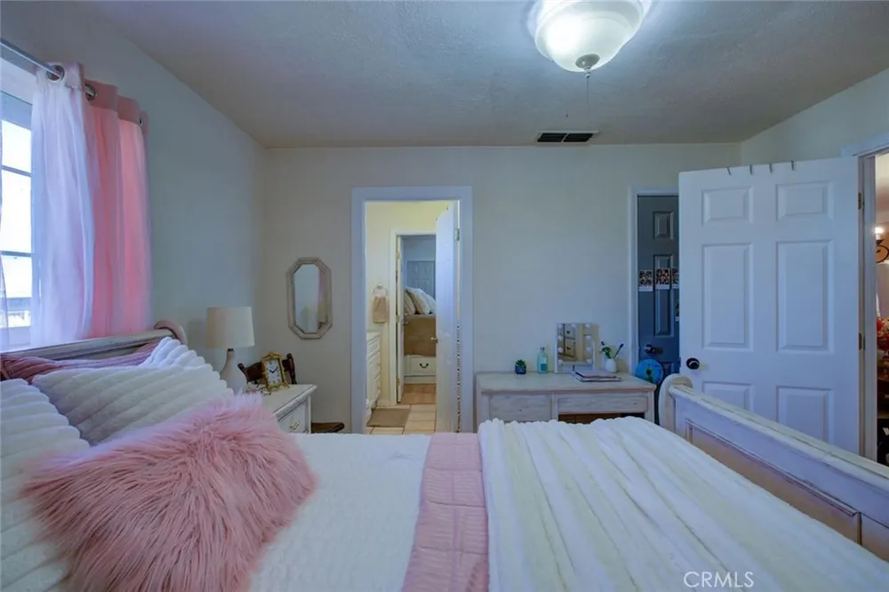 26704 Fahey Gustine, CA 95322