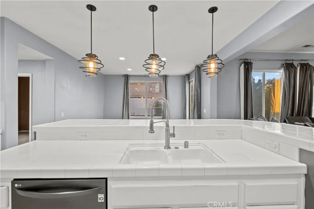 36033 Fresno Winchester, CA 92596