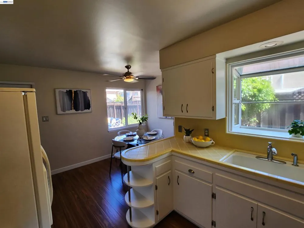 22590 Norwood Dr Hayward, CA 94541