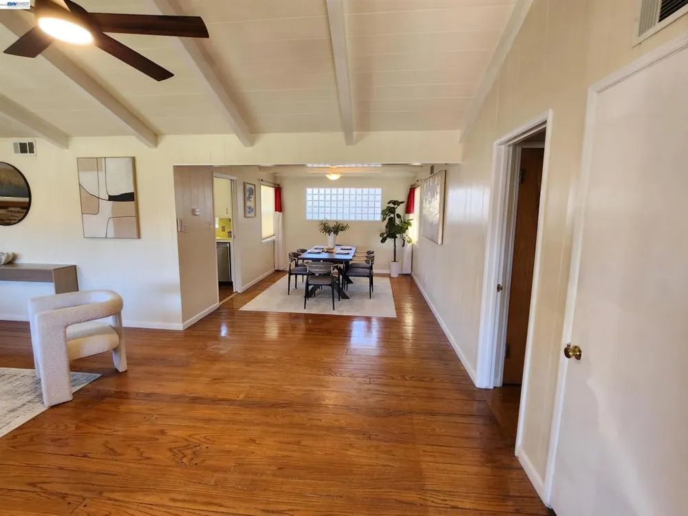 22590 Norwood Dr Hayward, CA 94541