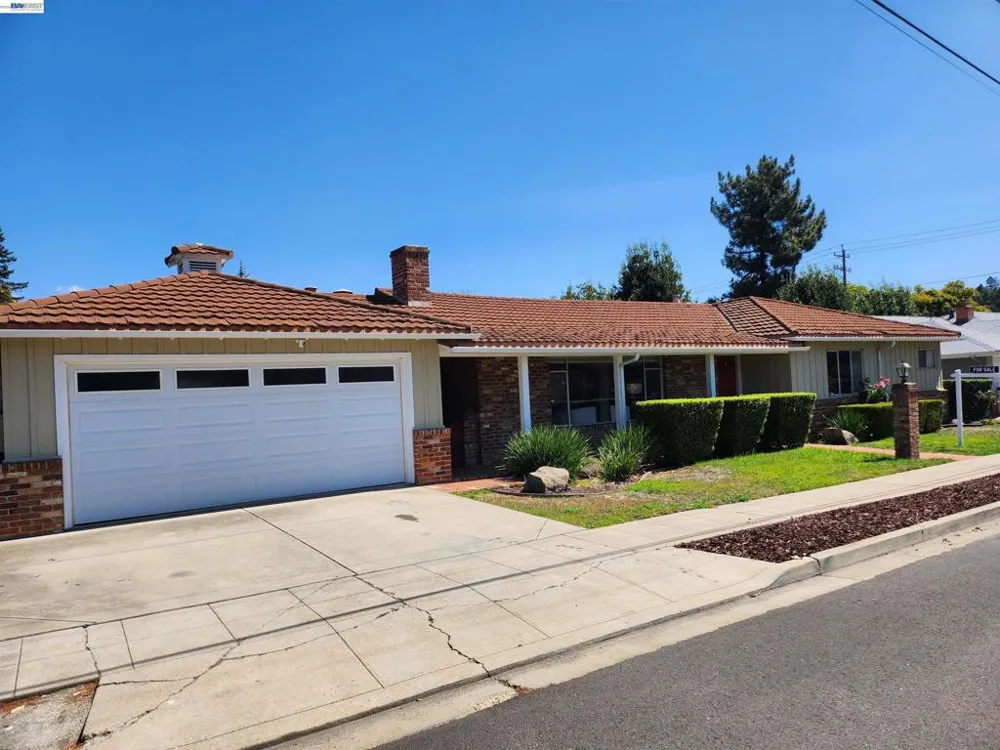 22590 Norwood Dr Hayward, CA 94541