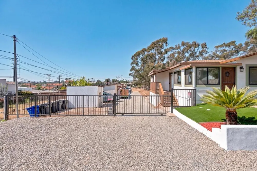 2641 E 18th Street National City, CA 91950