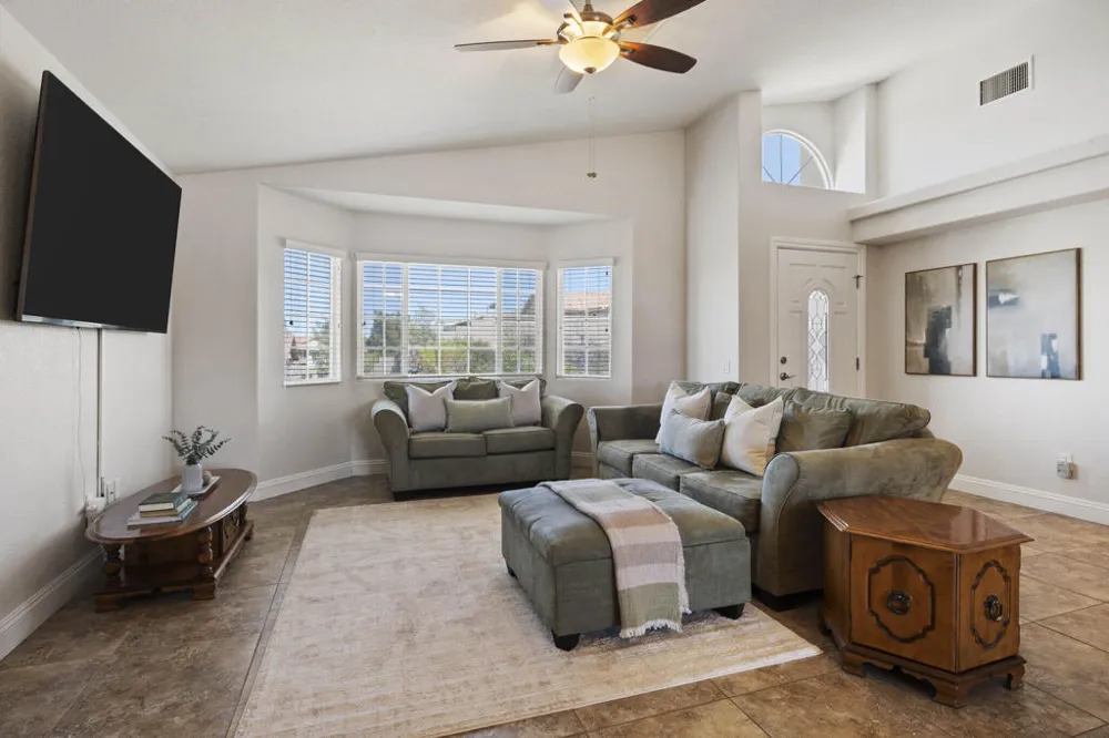 7758 Grand Avenue Yucca Valley, CA 92284