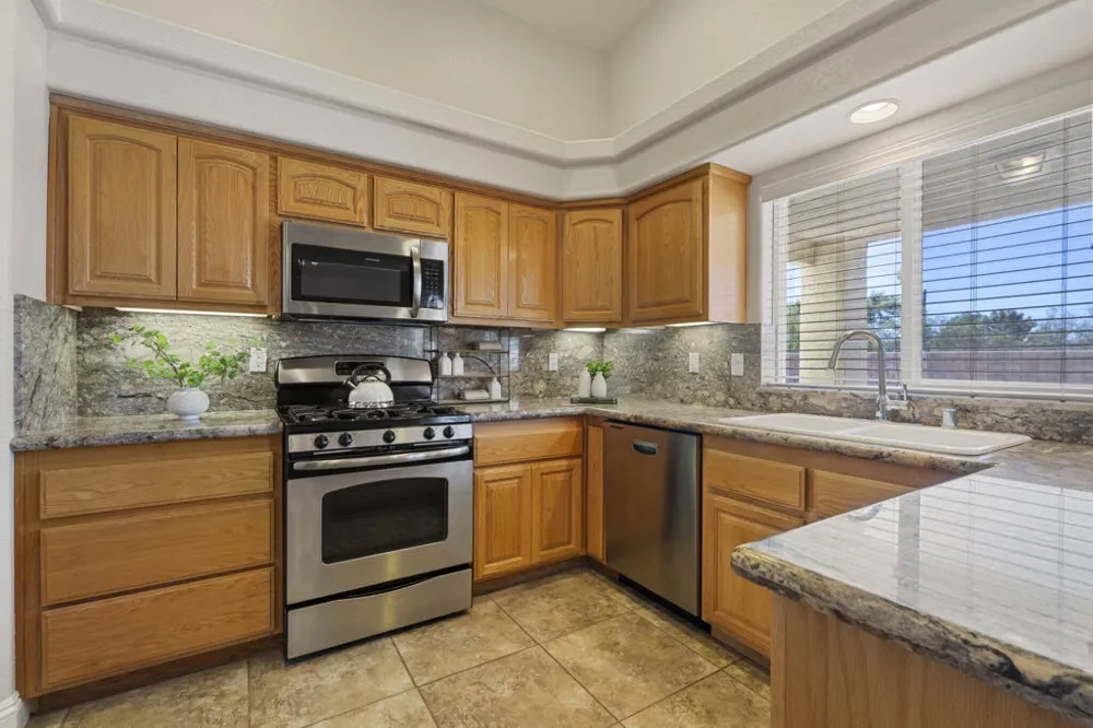 7758 Grand Avenue Yucca Valley, CA 92284