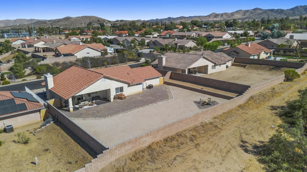 7758 Grand Avenue Yucca Valley, CA 92284