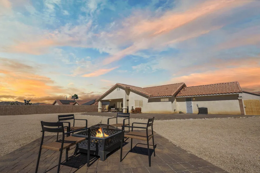 7758 Grand Avenue Yucca Valley, CA 92284