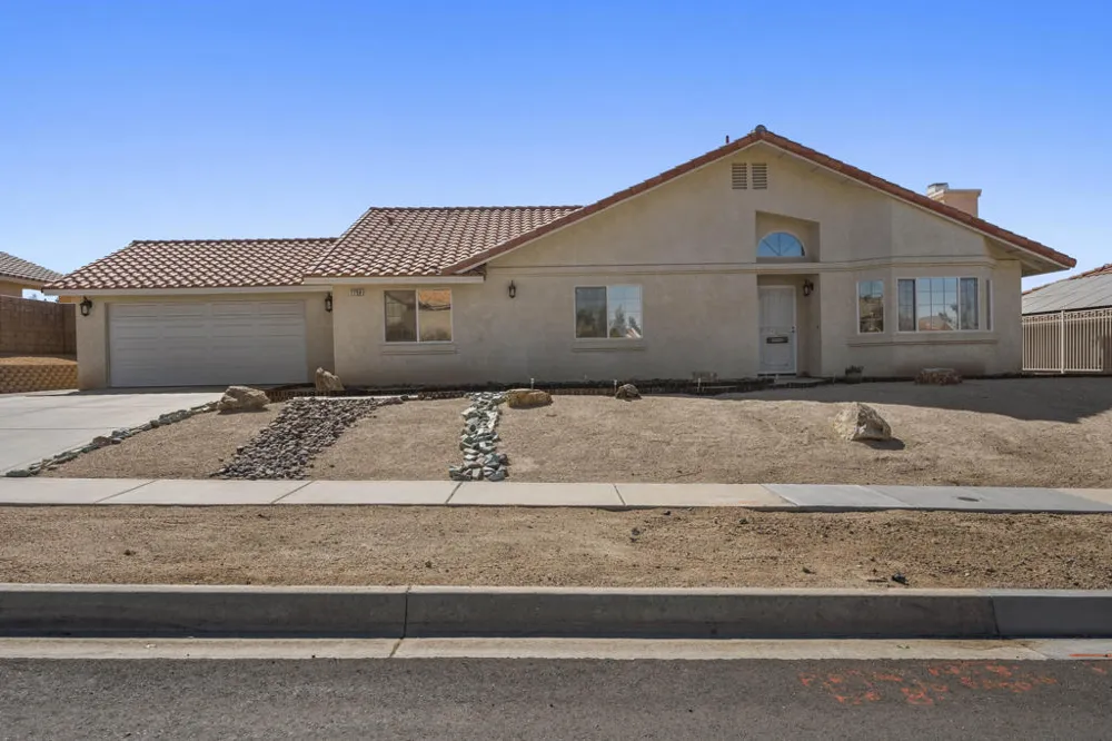 7758 Grand Avenue Yucca Valley, CA 92284