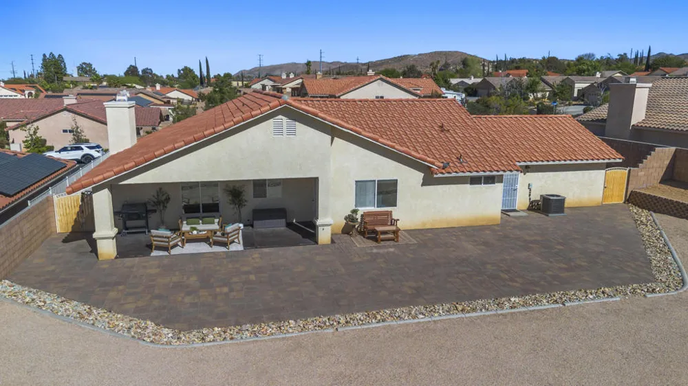 7758 Grand Avenue Yucca Valley, CA 92284