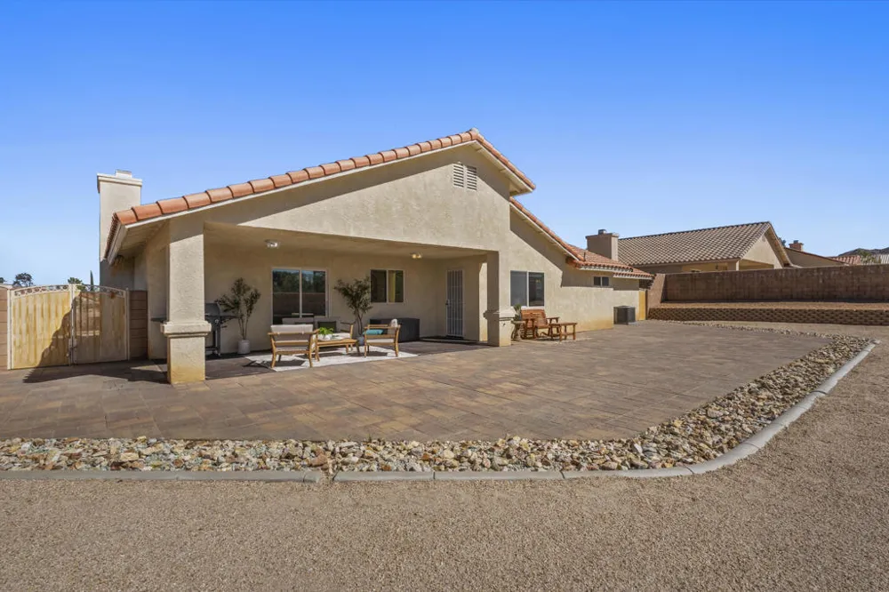 7758 Grand Avenue Yucca Valley, CA 92284