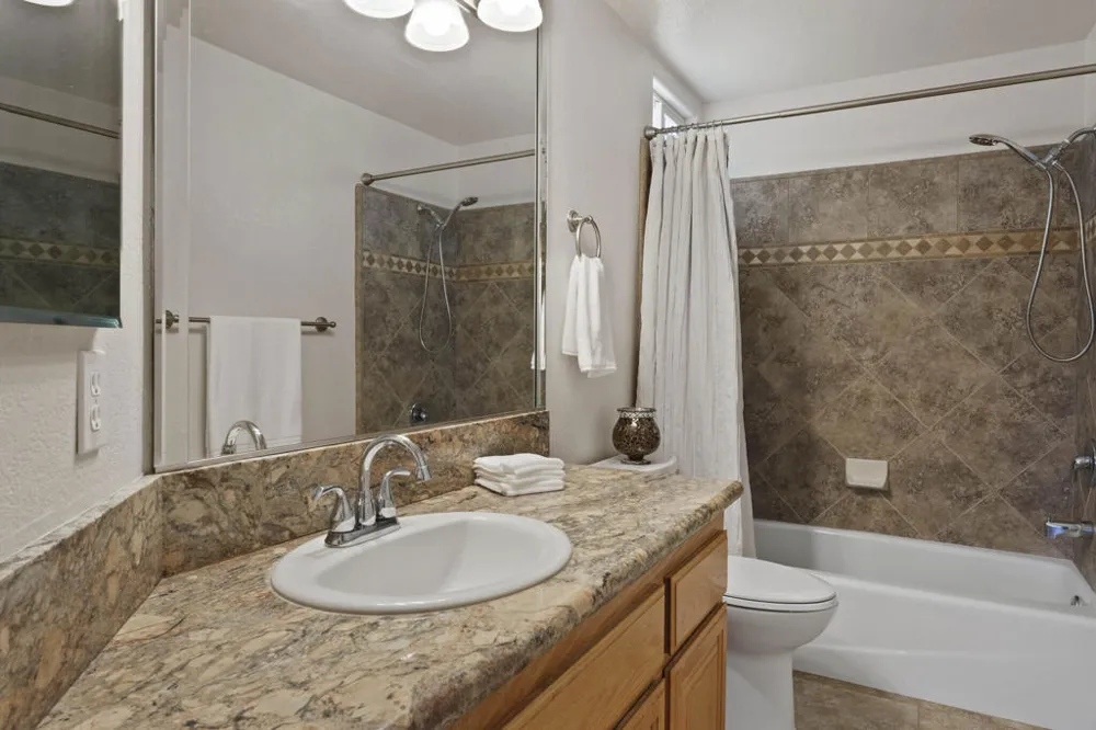 7758 Grand Avenue Yucca Valley, CA 92284