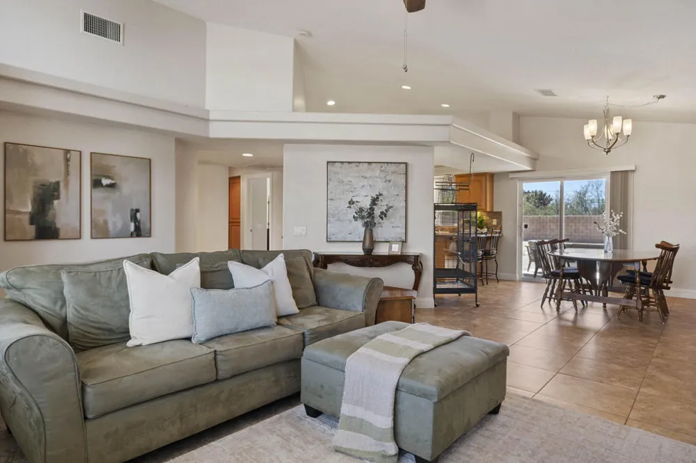 7758 Grand Avenue Yucca Valley, CA 92284