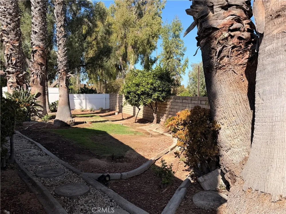 6631 Wintertree Drive Riverside, CA 92506