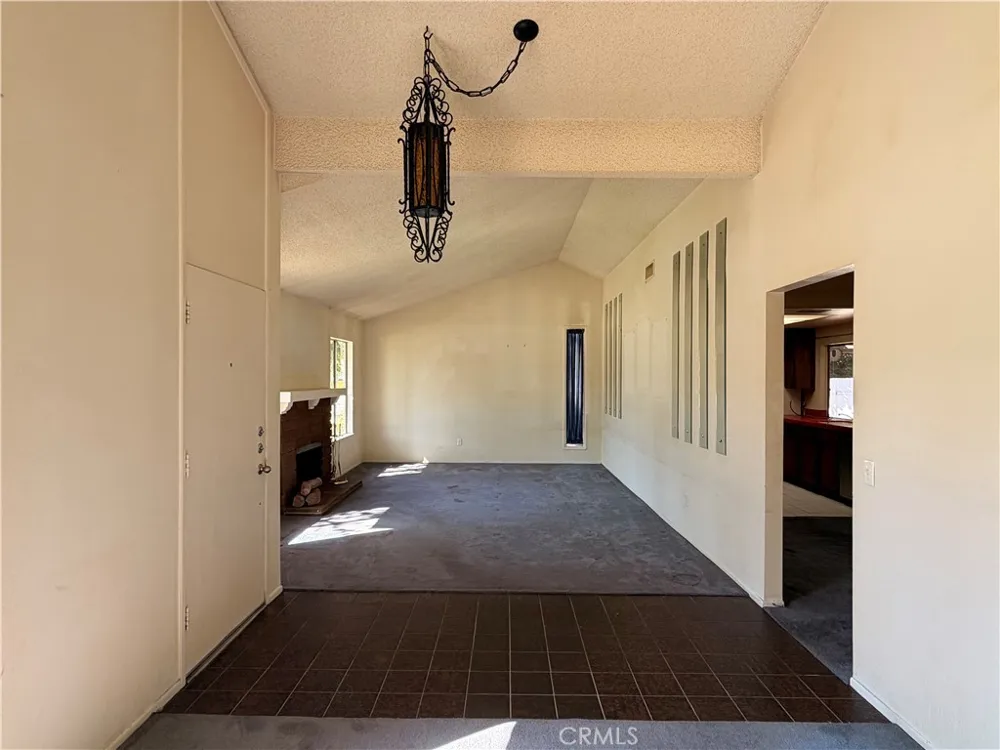 6631 Wintertree Drive Riverside, CA 92506