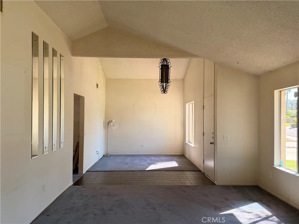 6631 Wintertree Drive Riverside, CA 92506