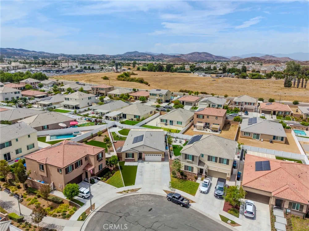 31081 Skyview Menifee, CA 92584