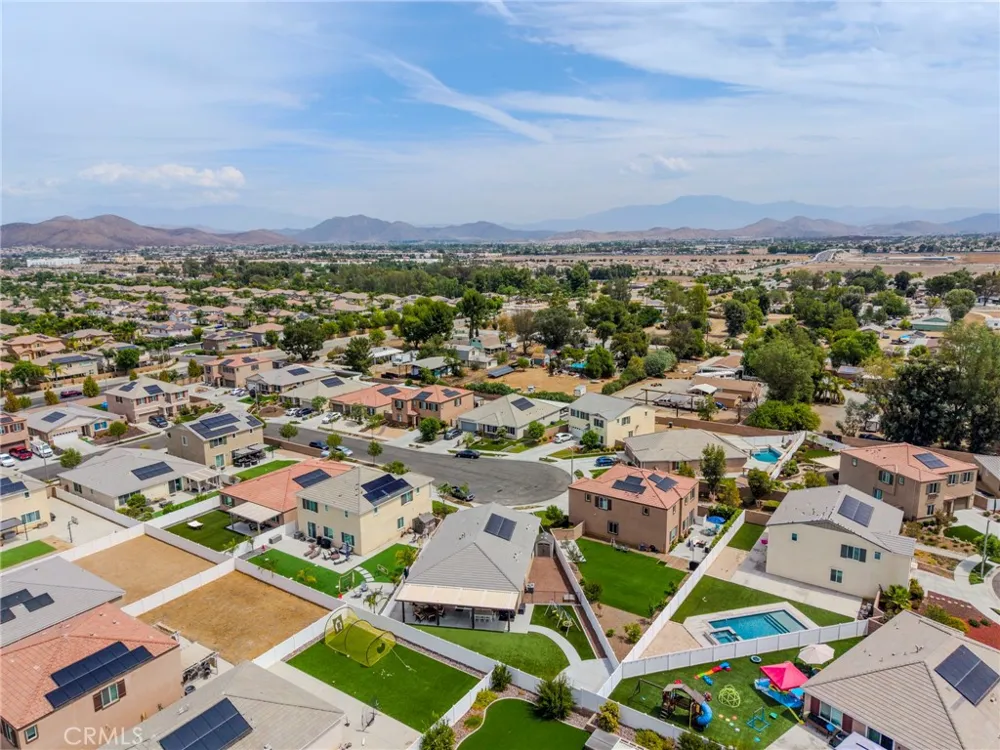 31081 Skyview Menifee, CA 92584