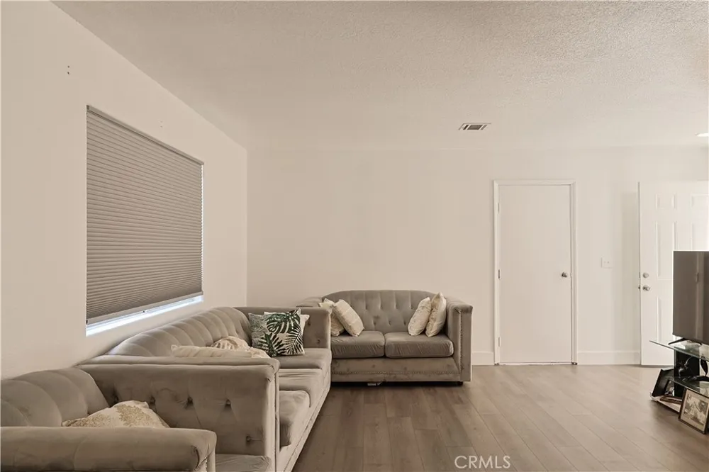 2214 W Wardlow Long Beach, CA 90810
