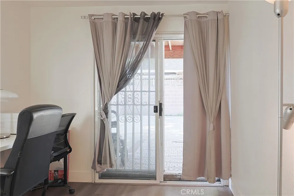 2214 W Wardlow Long Beach, CA 90810