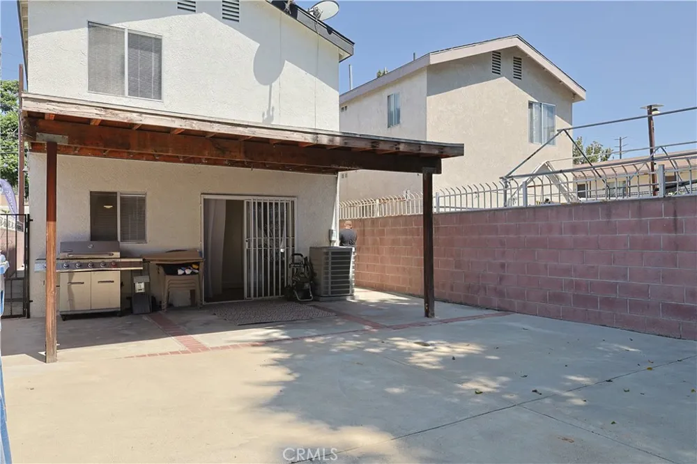 2214 W Wardlow Long Beach, CA 90810