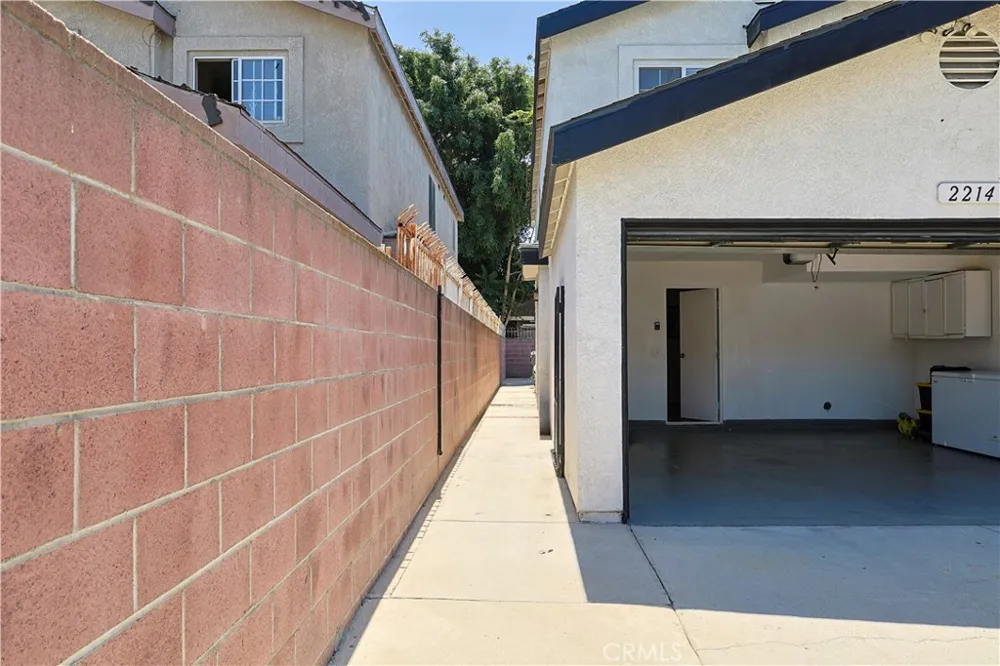 2214 W Wardlow Long Beach, CA 90810