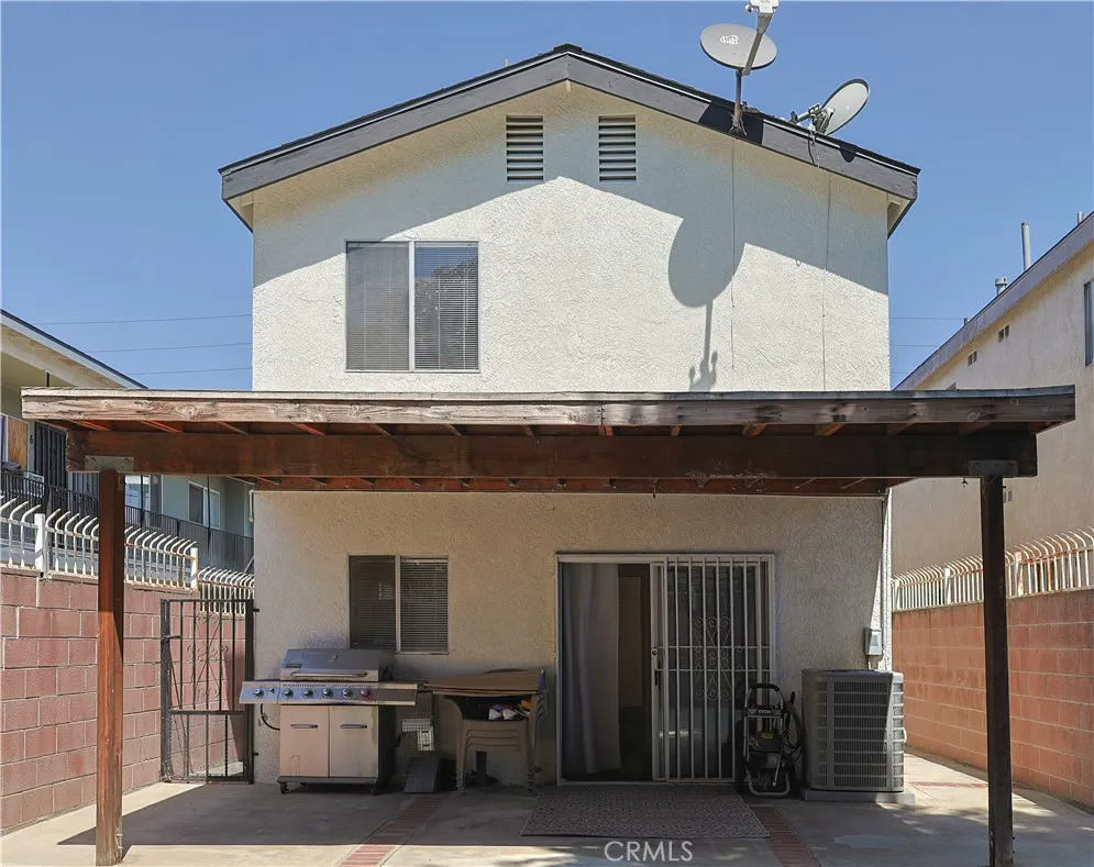 2214 W Wardlow Long Beach, CA 90810