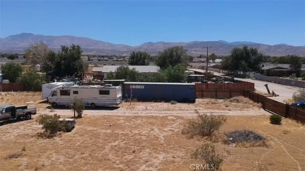 86th street E Sun Village, CA 93543
