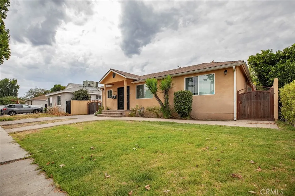 6861 Yarmouth Reseda, CA 91335