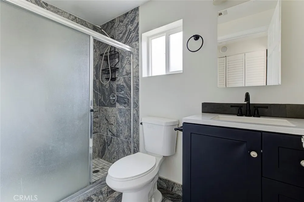 6861 Yarmouth Reseda, CA 91335