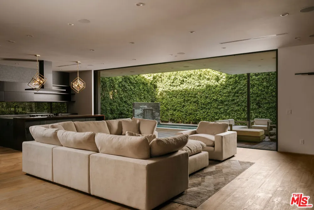 738 Harper Avenue Los Angeles, CA 90046