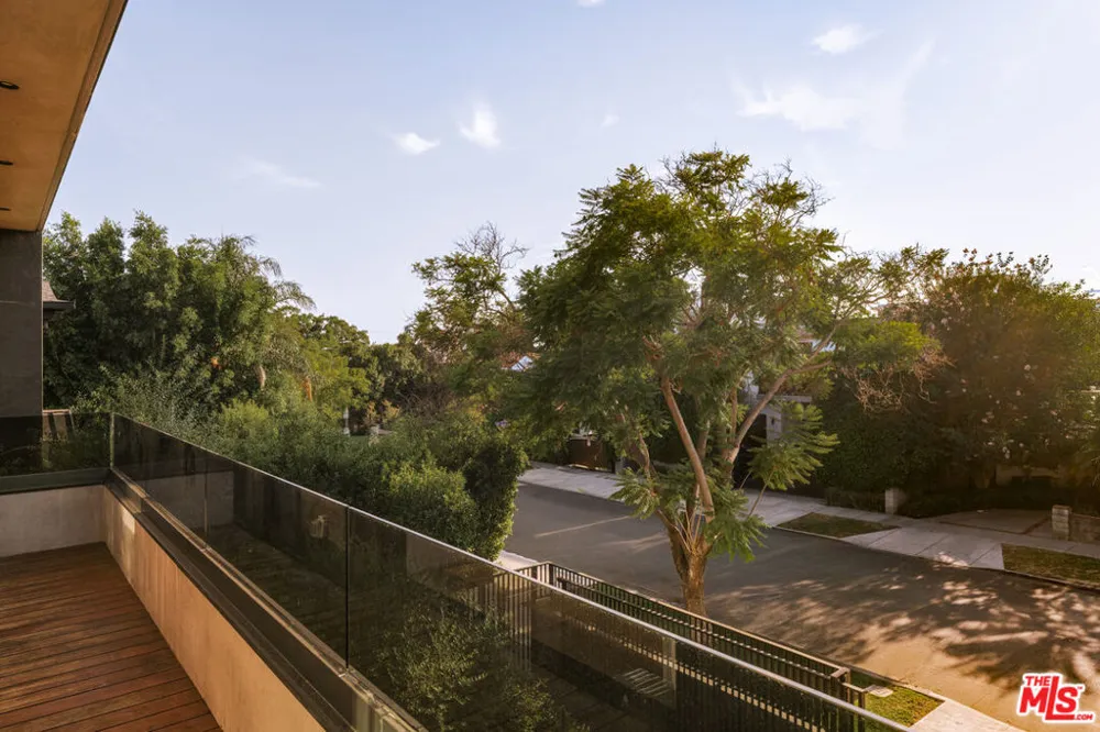 738 Harper Avenue Los Angeles, CA 90046
