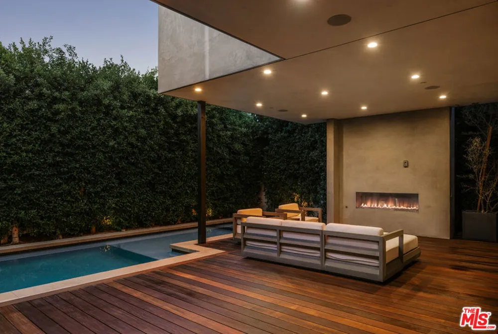738 Harper Avenue Los Angeles, CA 90046