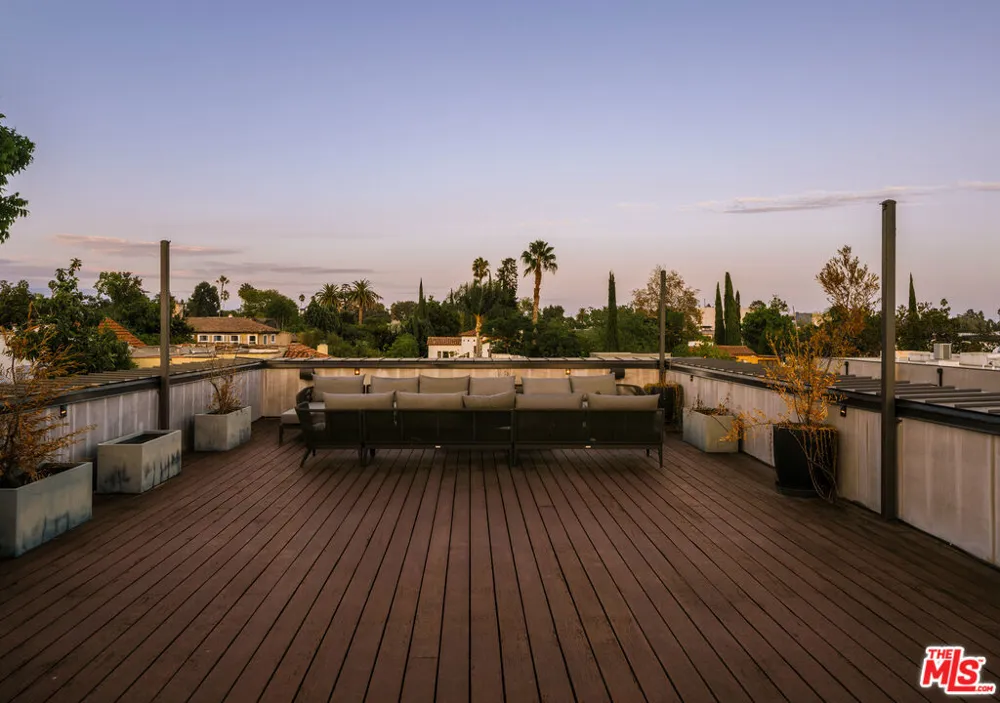 738 Harper Avenue Los Angeles, CA 90046