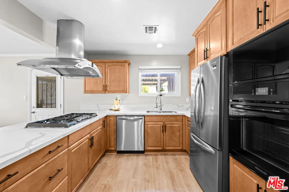 1293 E Bankers Drive Carson, CA 90746