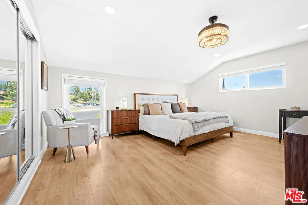 1293 E Bankers Drive Carson, CA 90746
