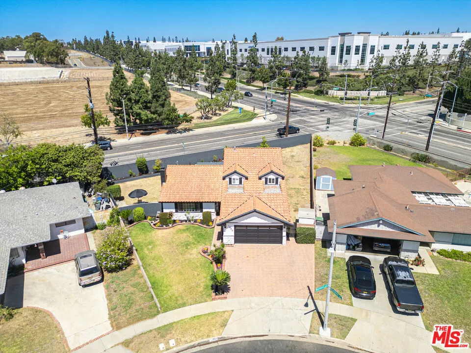 1293 E Bankers Drive Carson, CA 90746
