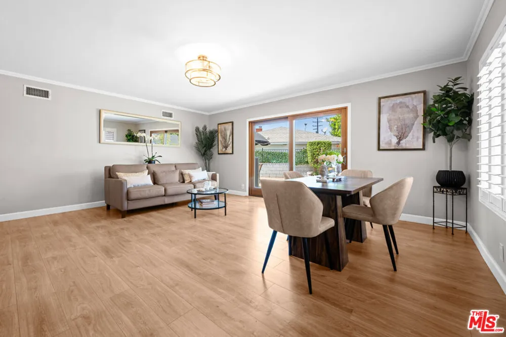 1293 E Bankers Drive Carson, CA 90746
