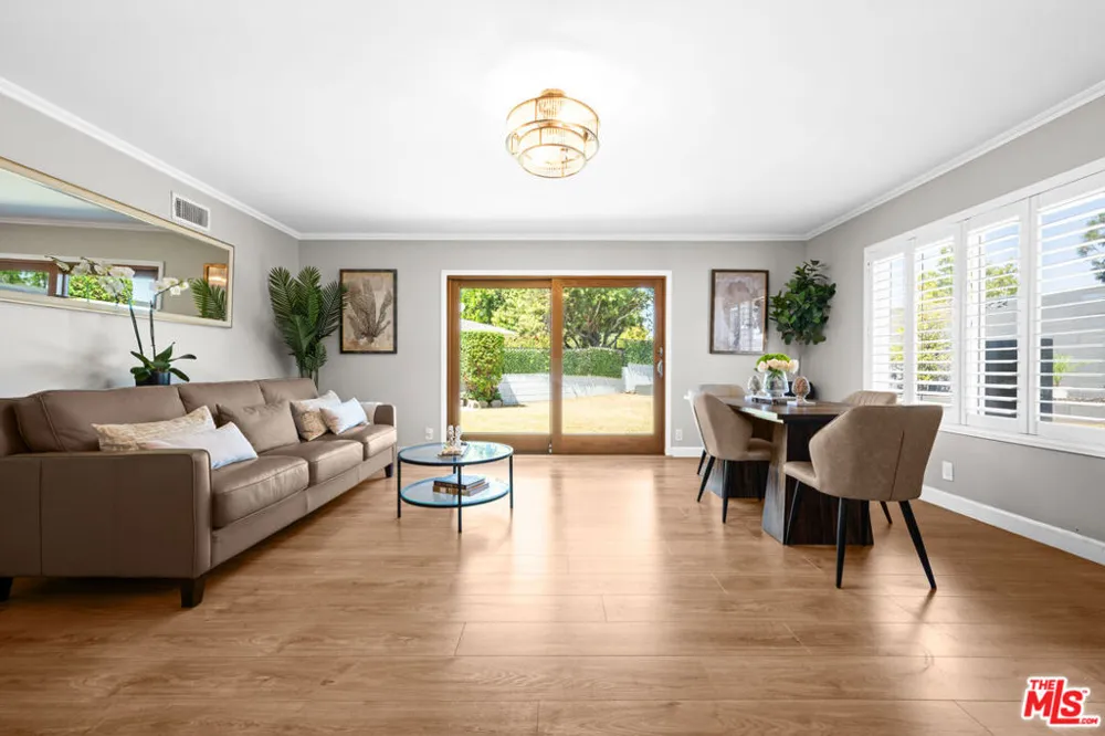1293 E Bankers Drive Carson, CA 90746