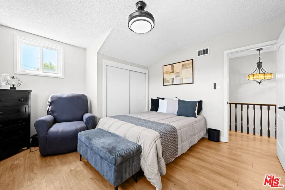 1293 E Bankers Drive Carson, CA 90746