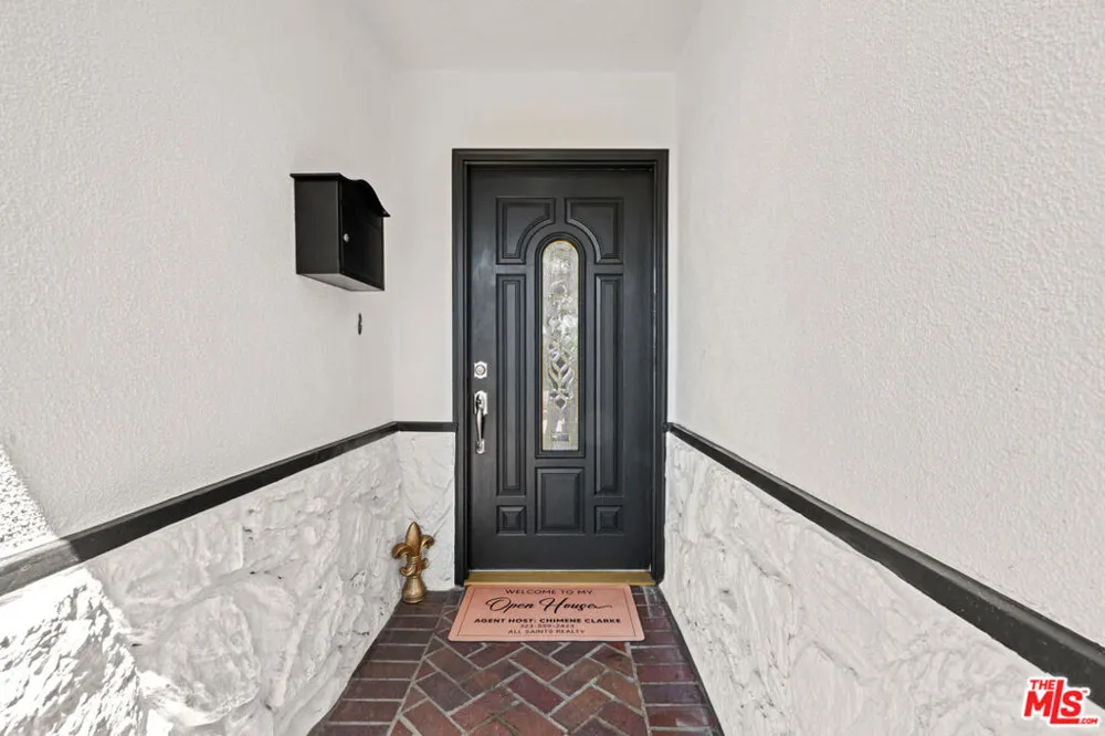 1293 E Bankers Drive Carson, CA 90746