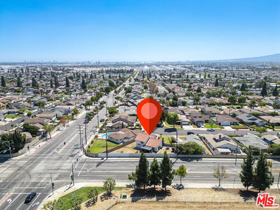 1293 E Bankers Drive Carson, CA 90746