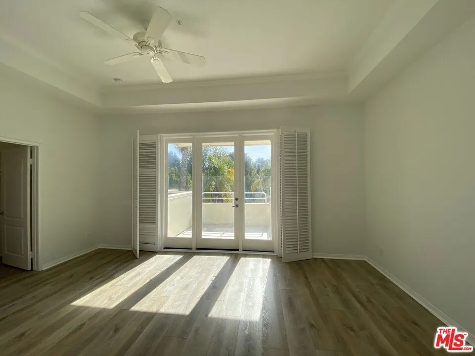11099 Ophir Drive #305 Los Angeles, CA 90024
