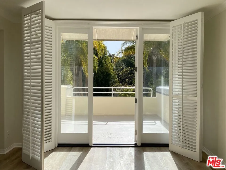 11099 Ophir Drive #305 Los Angeles, CA 90024