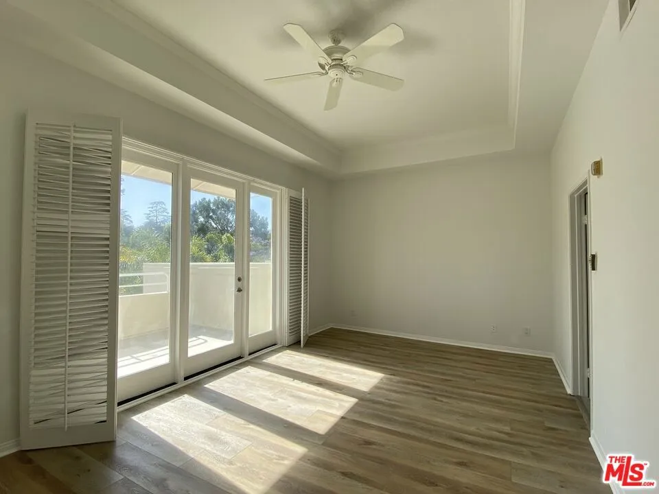 11099 Ophir Drive #305 Los Angeles, CA 90024