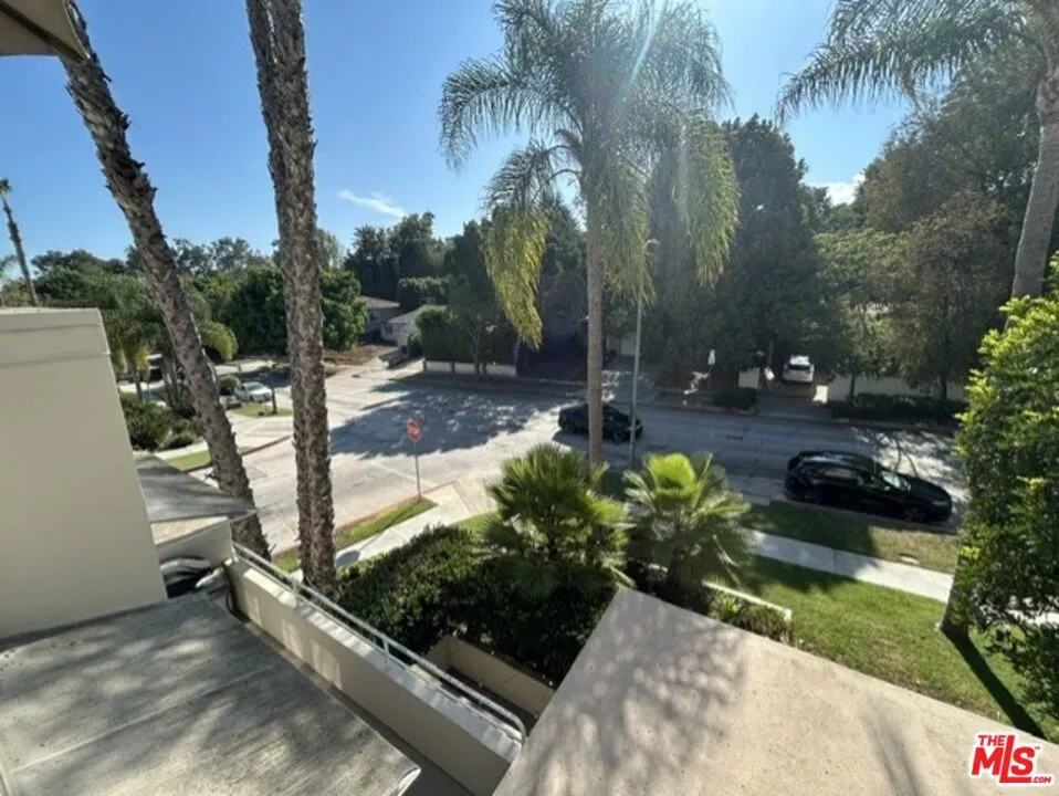 11099 Ophir Drive #305 Los Angeles, CA 90024