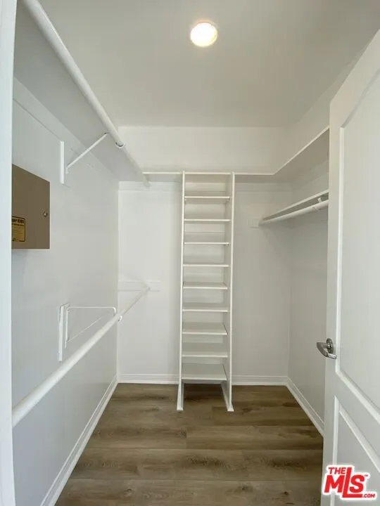 11099 Ophir Drive #305 Los Angeles, CA 90024
