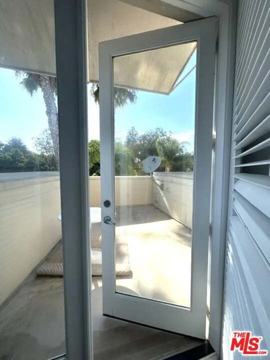 11099 Ophir Drive #305 Los Angeles, CA 90024