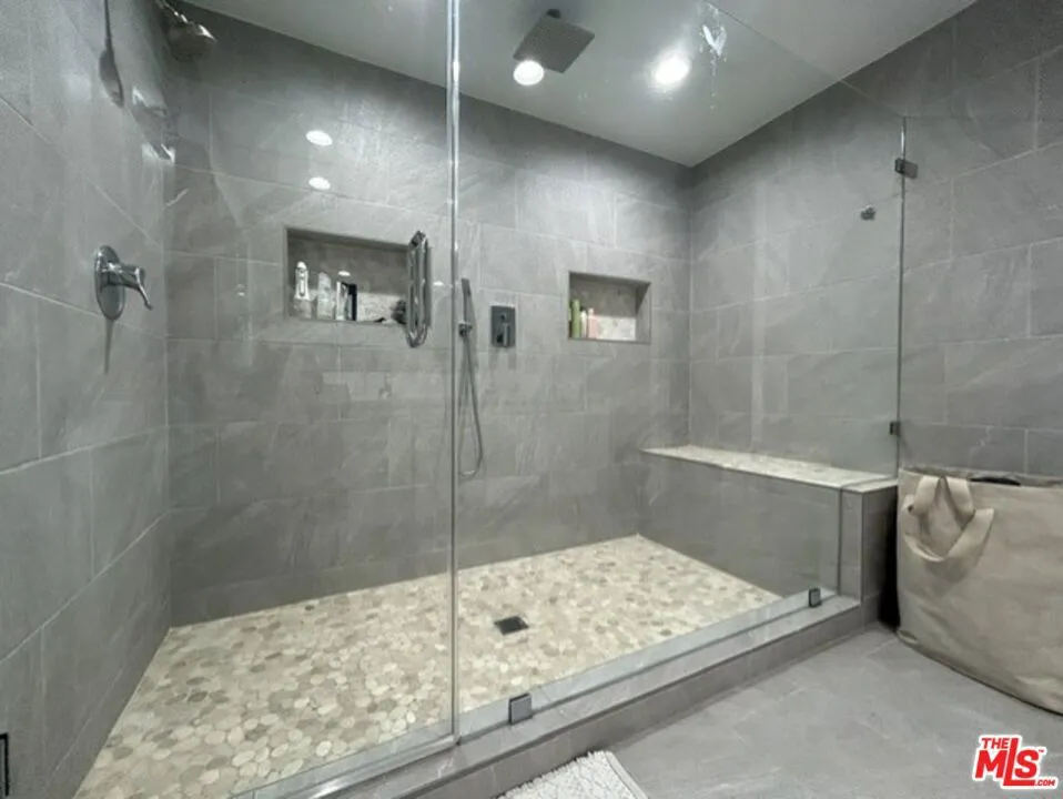11099 Ophir Drive #305 Los Angeles, CA 90024
