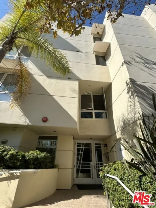 11099 Ophir Drive #305 Los Angeles, CA 90024