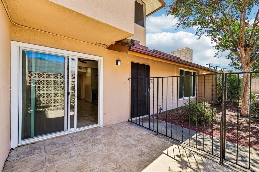 559 Oakdale Lane #C El Cajon, CA 92021